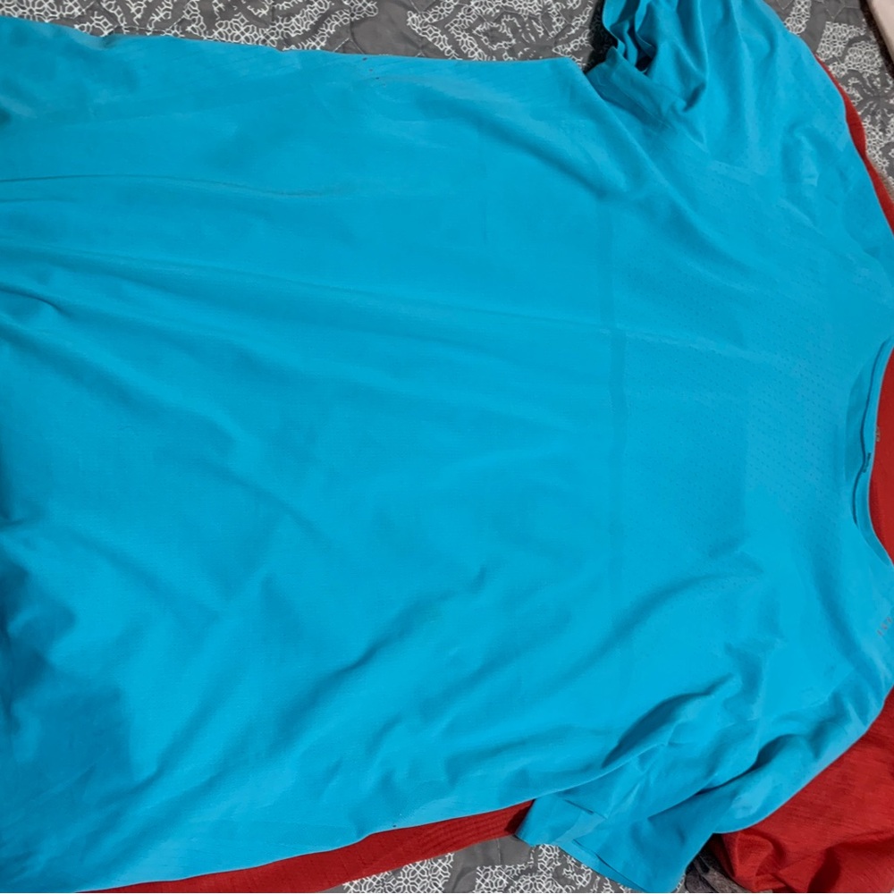 Lululemon men’s shirt tee
